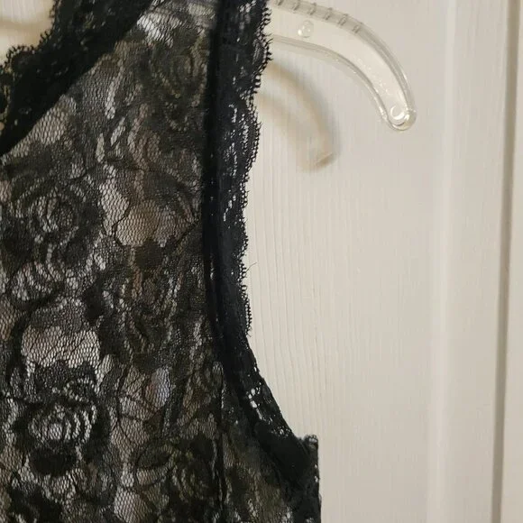 Camisa Blue knot-front off-shoulder tunic and sheer lace Tank Size: Medium NWT - Picture 7 of 14